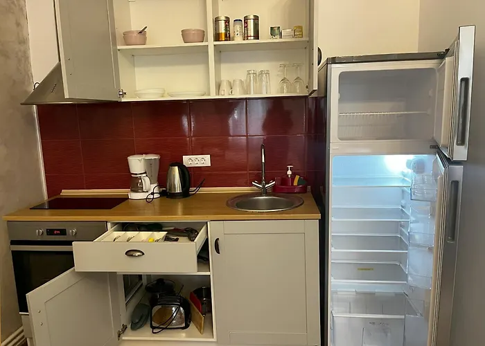 Mira Center Residence