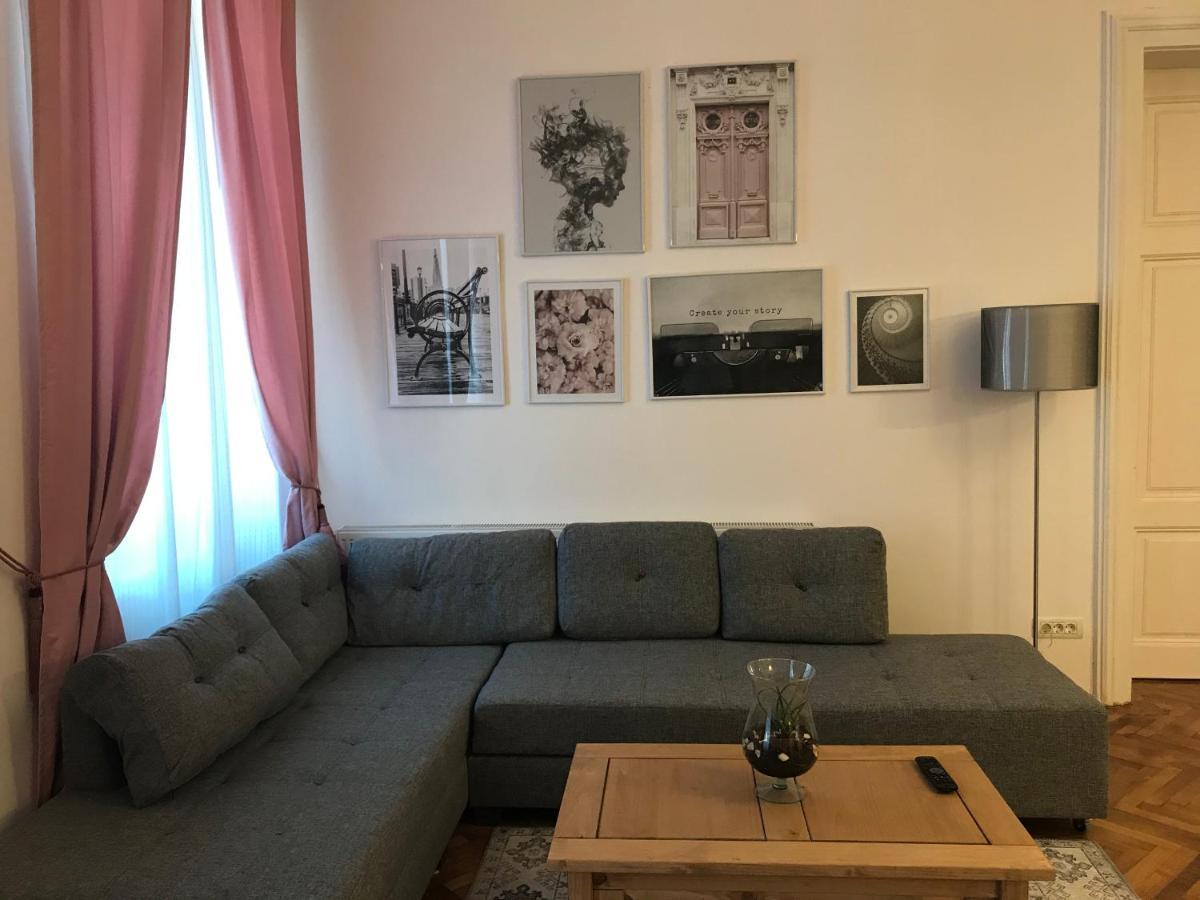 Apartment Mira Center