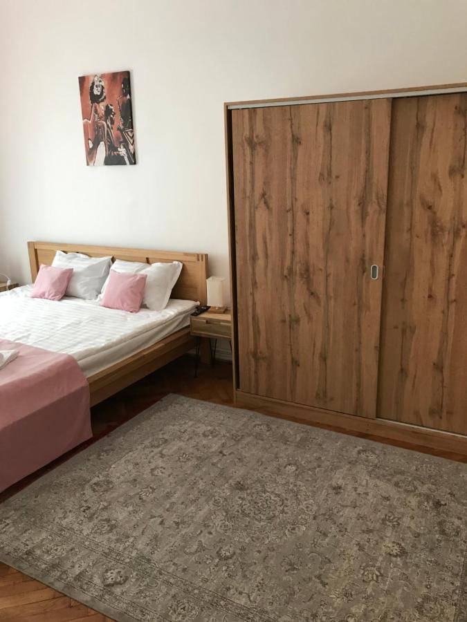 Mira Center Apartment *