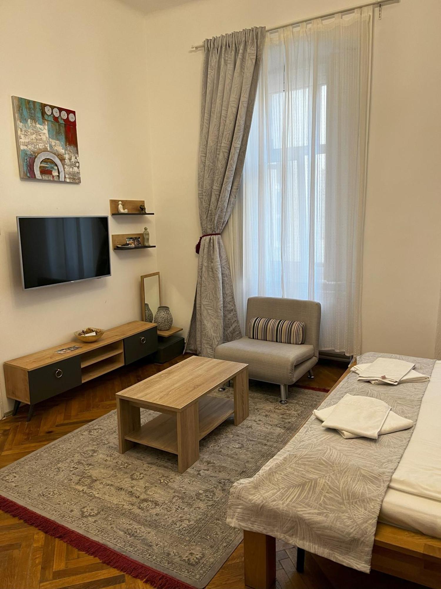 Mira Center Apartment