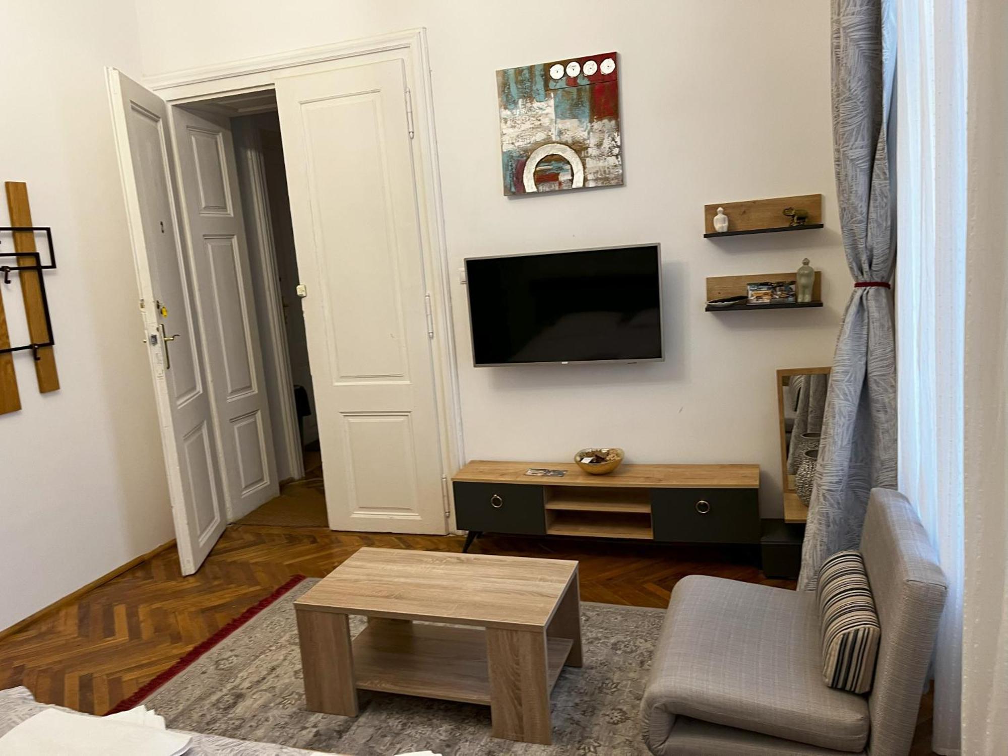 Mira Center Apartment