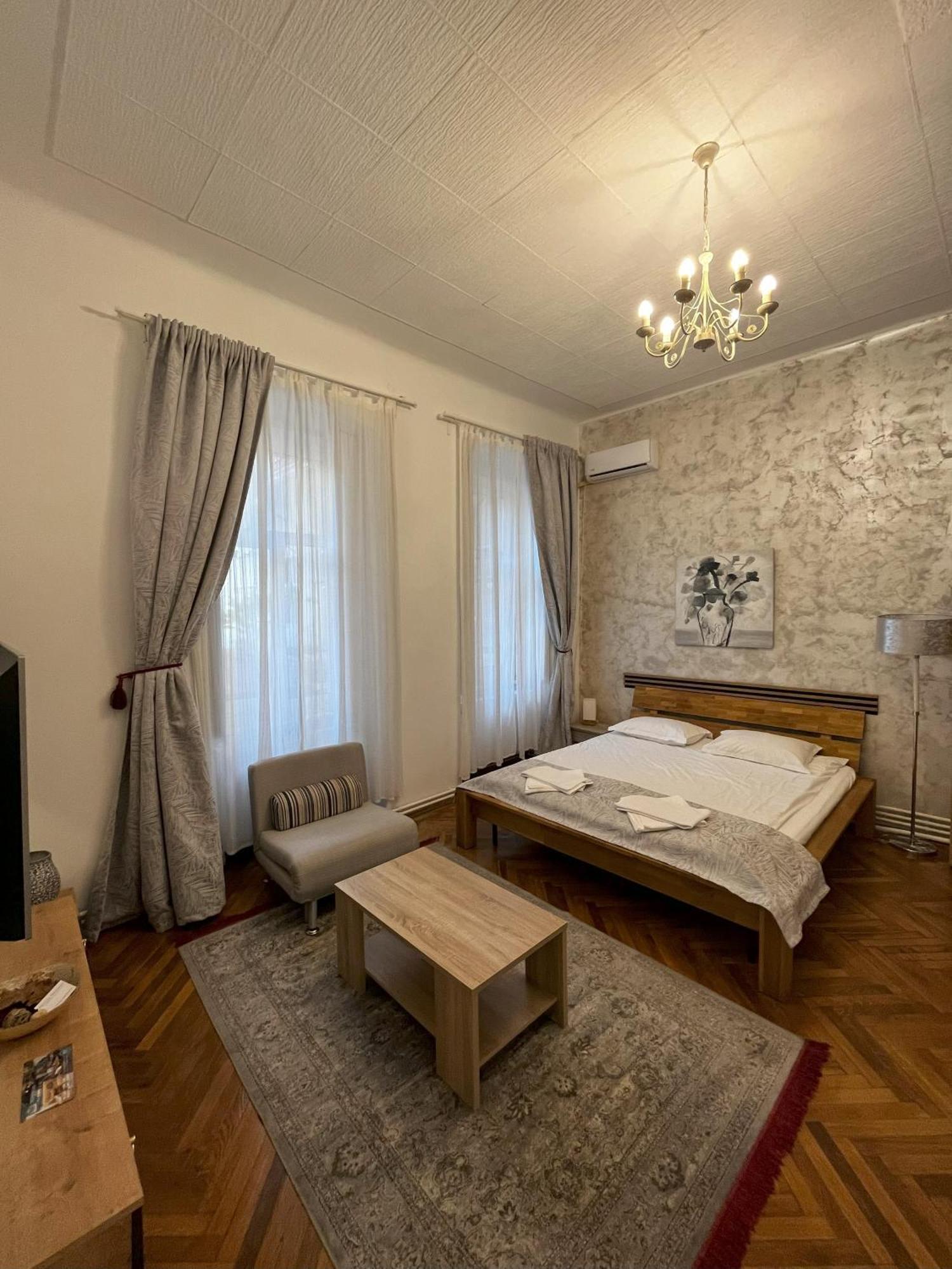 Mira Center Apartment *
