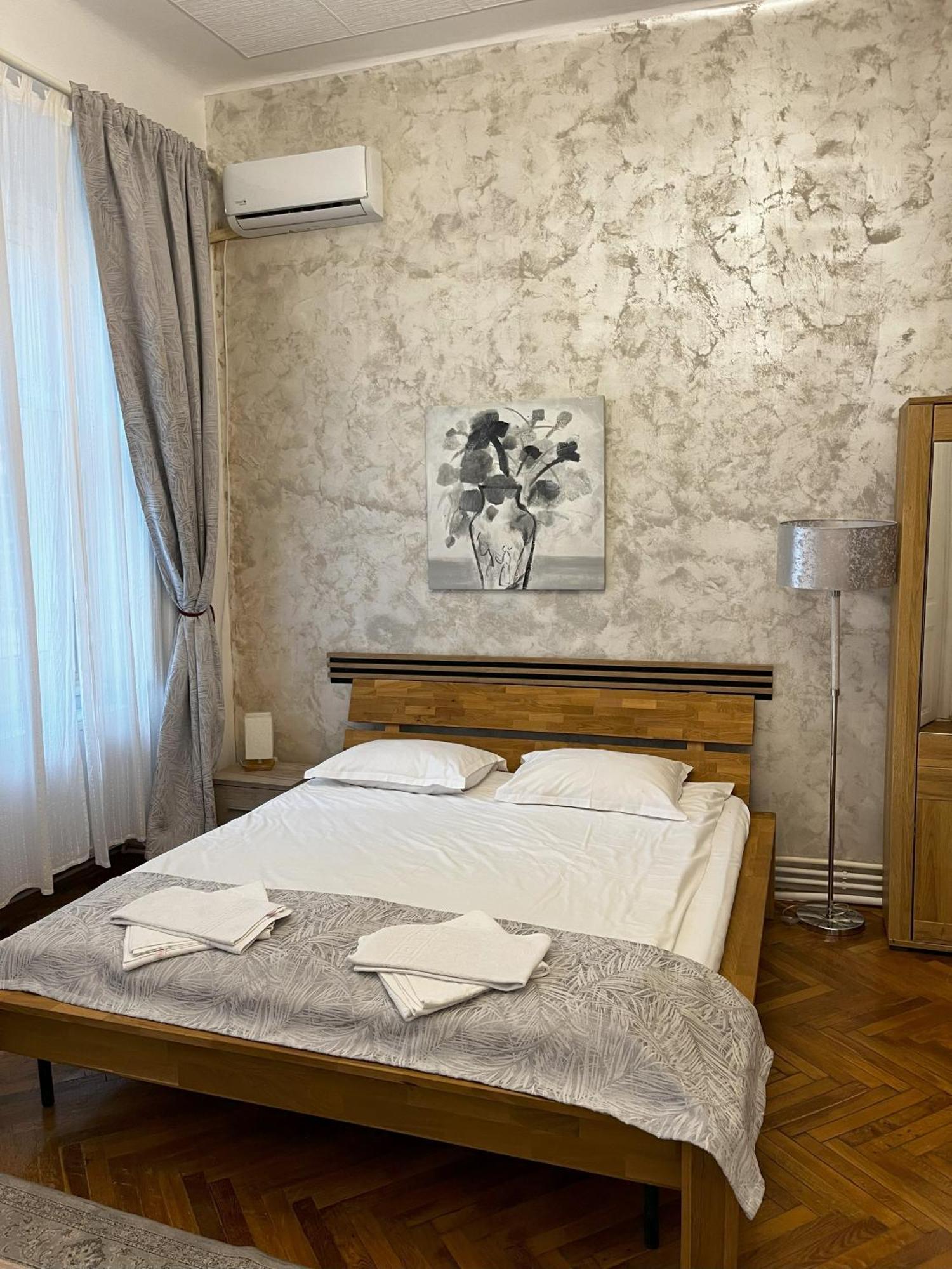 Apartment Mira Center